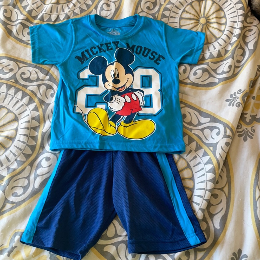 Boys Disney Mikey shirt & shorts set